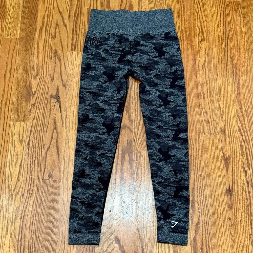 Gymshark Black/Gray Camouflage Capri Leggings. Small.